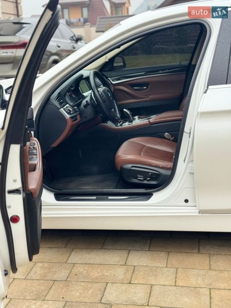 Седан BMW 5 Series 2013 в Львові