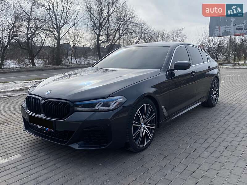 Седан BMW 5 Series 2017 в Ровно