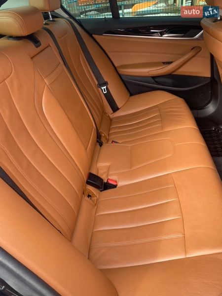 Седан BMW 5 Series 2017 в Ровно