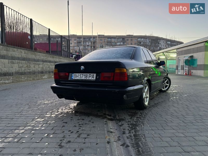 Седан BMW 5 Series 1988 в Одессе