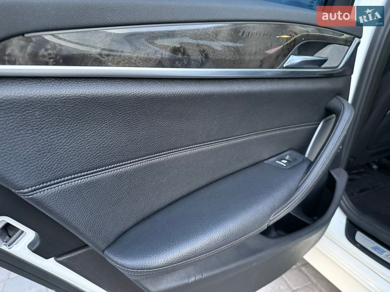 Седан BMW 5 Series 2018 в Виннице