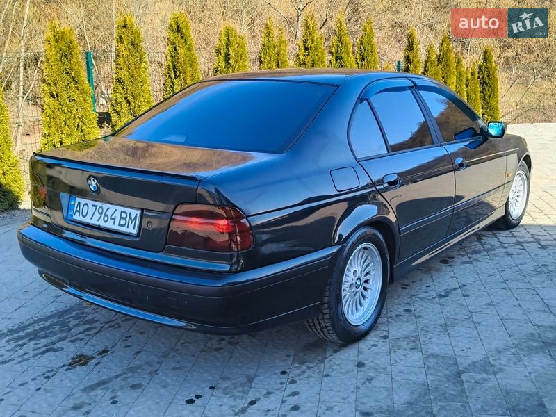 Седан BMW 5 Series 1998 в Воловце