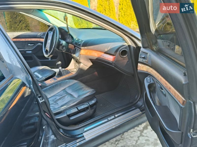 Седан BMW 5 Series 1998 в Воловце