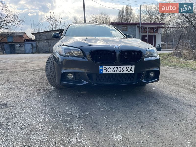 Седан BMW 5 Series 2015 в Городке