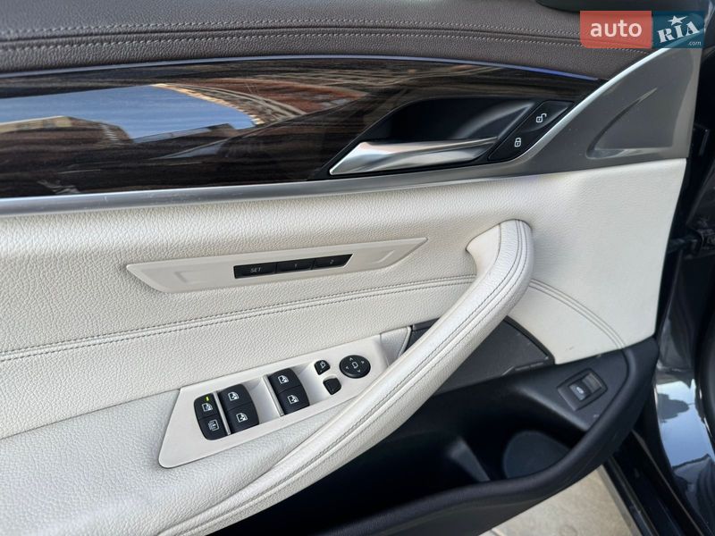 Седан BMW 5 Series 2016 в Киеве