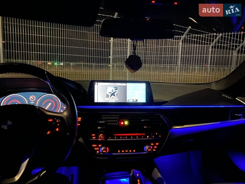 Седан BMW 5 Series 2017 в Львові