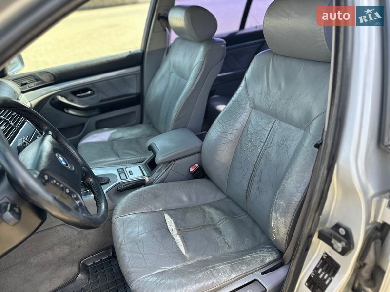 Седан BMW 5 Series 2000 в Одессе