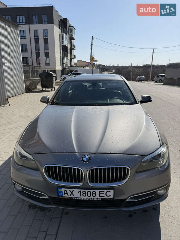 Седан BMW 5 Series 2015 в Тернополі