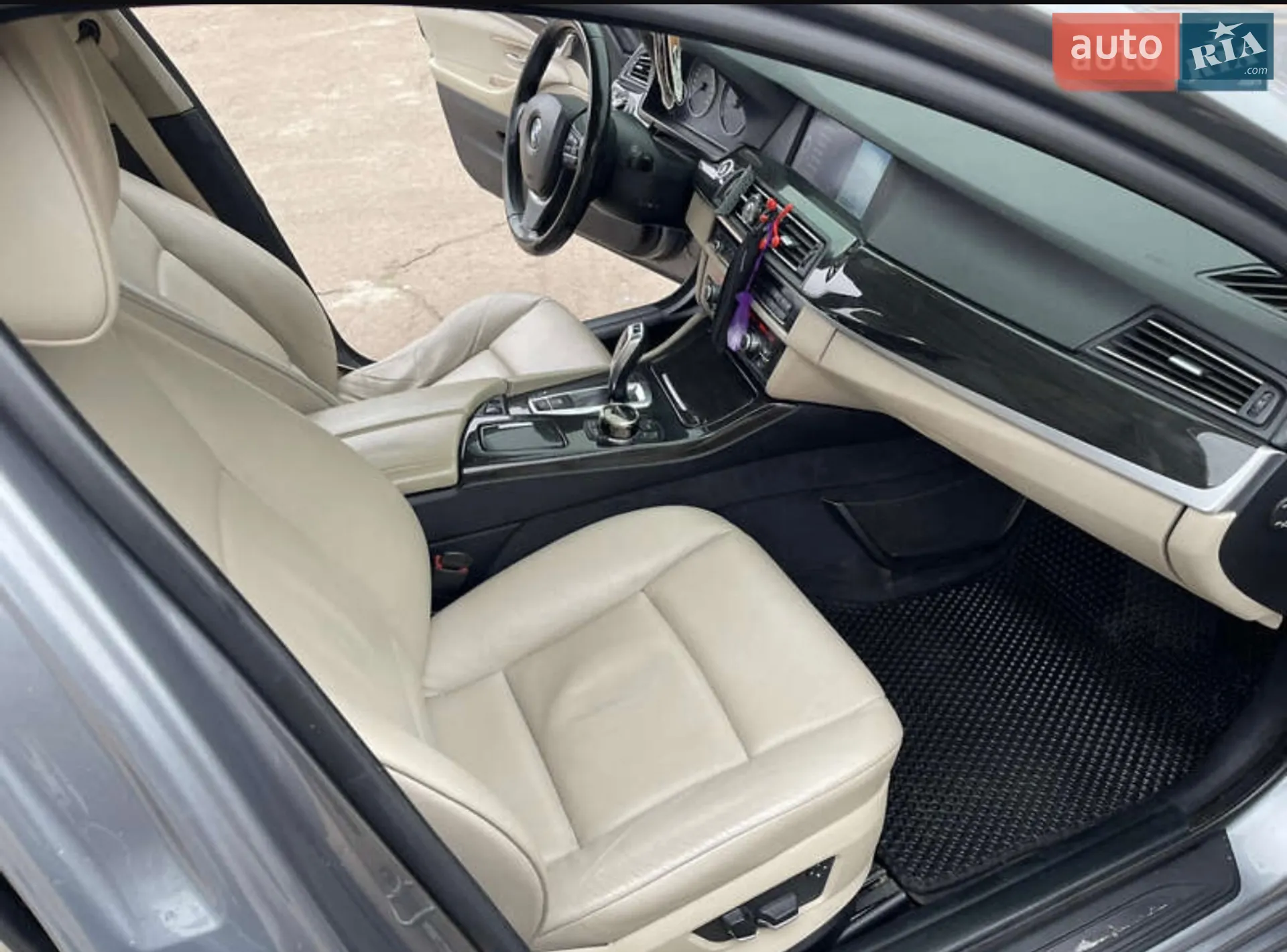 2010 BMW 5er - мініатюра 21