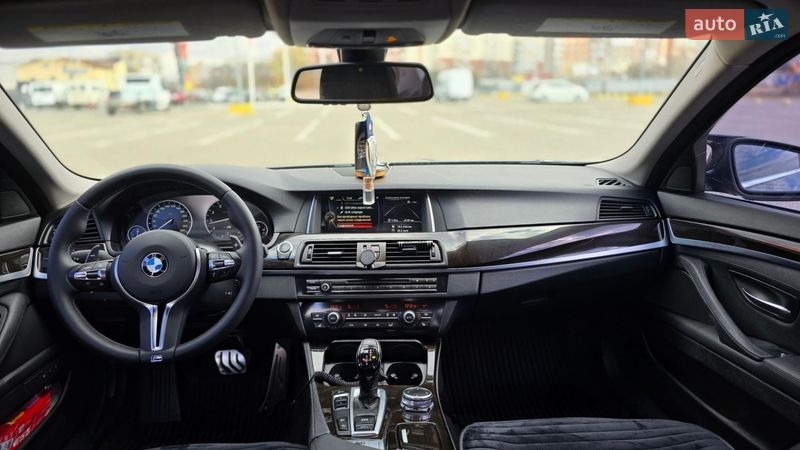 Седан BMW 5 Series 2015 в Чернівцях
