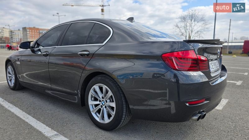 Седан BMW 5 Series 2015 в Чернівцях