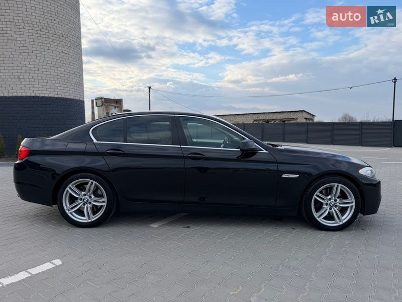 Седан BMW 5 Series 2012 в Дубні