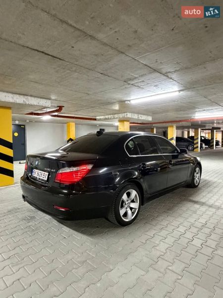 Седан BMW 5 Series 2008 в Вараше