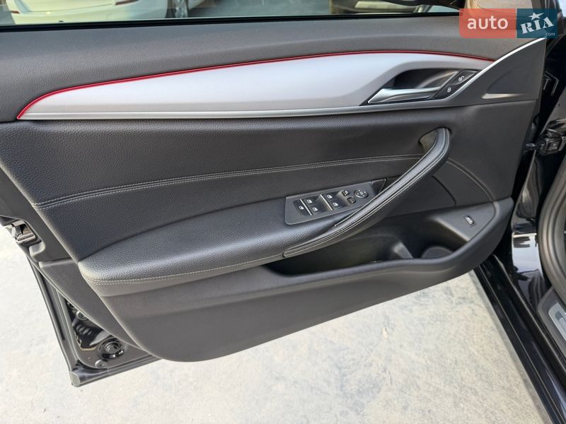 Седан BMW 5 Series 2017 в Чемеровцах