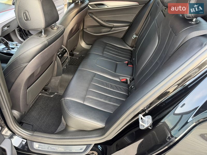 Седан BMW 5 Series 2017 в Чемеровцах