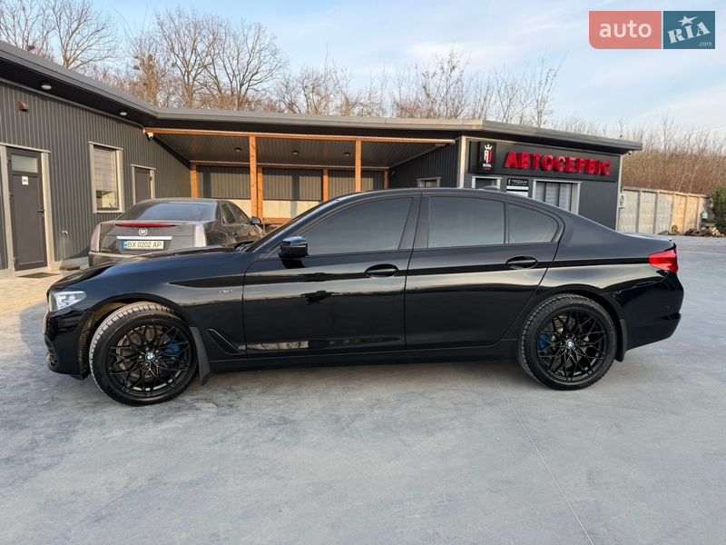 Седан BMW 5 Series 2017 в Чемеровцах
