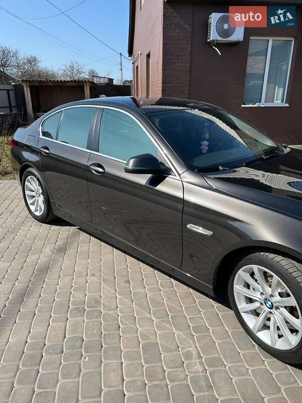 Седан BMW 5 Series 2015 в Смеле