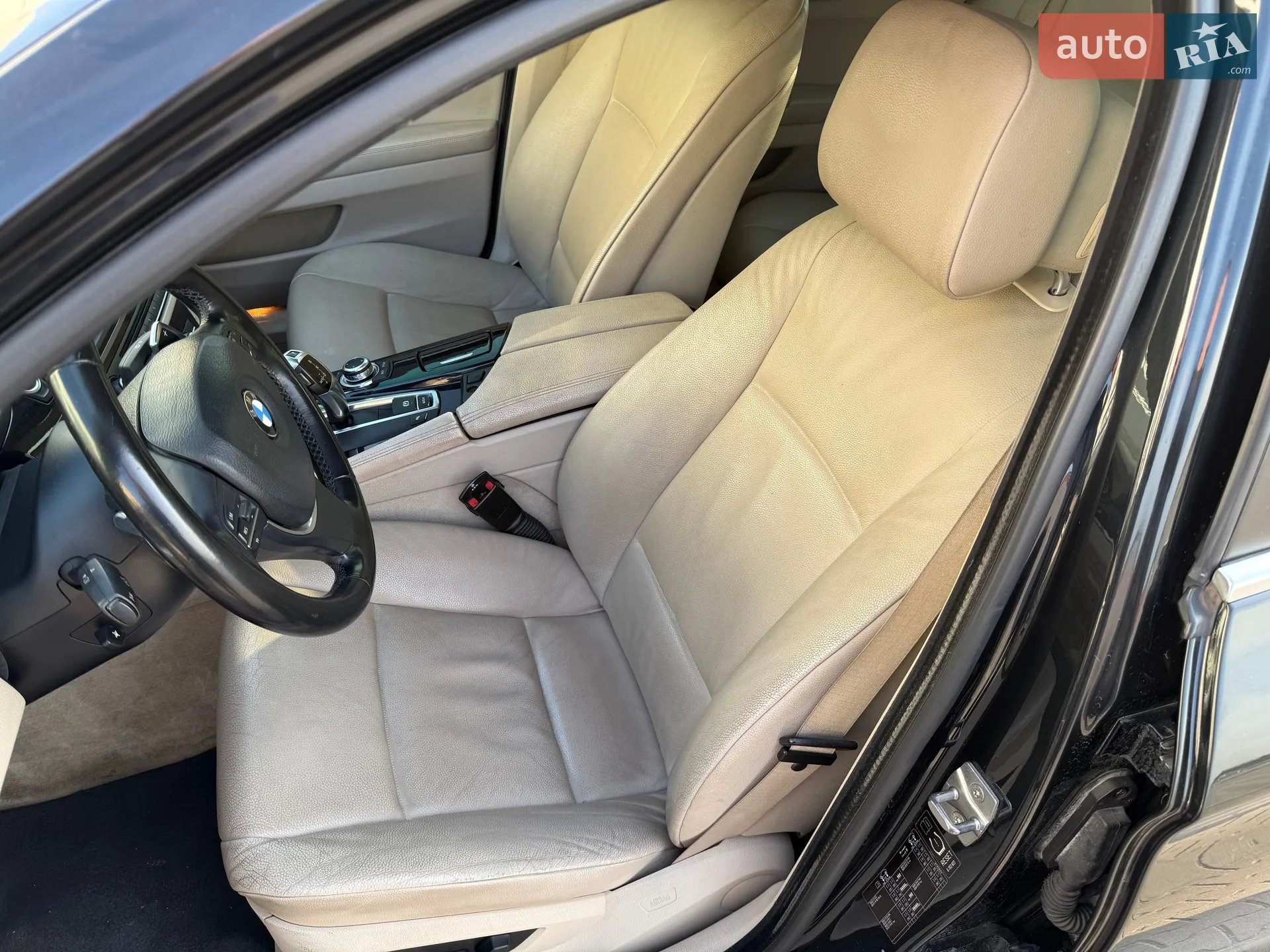 2010 BMW 5er - мініатюра 11
