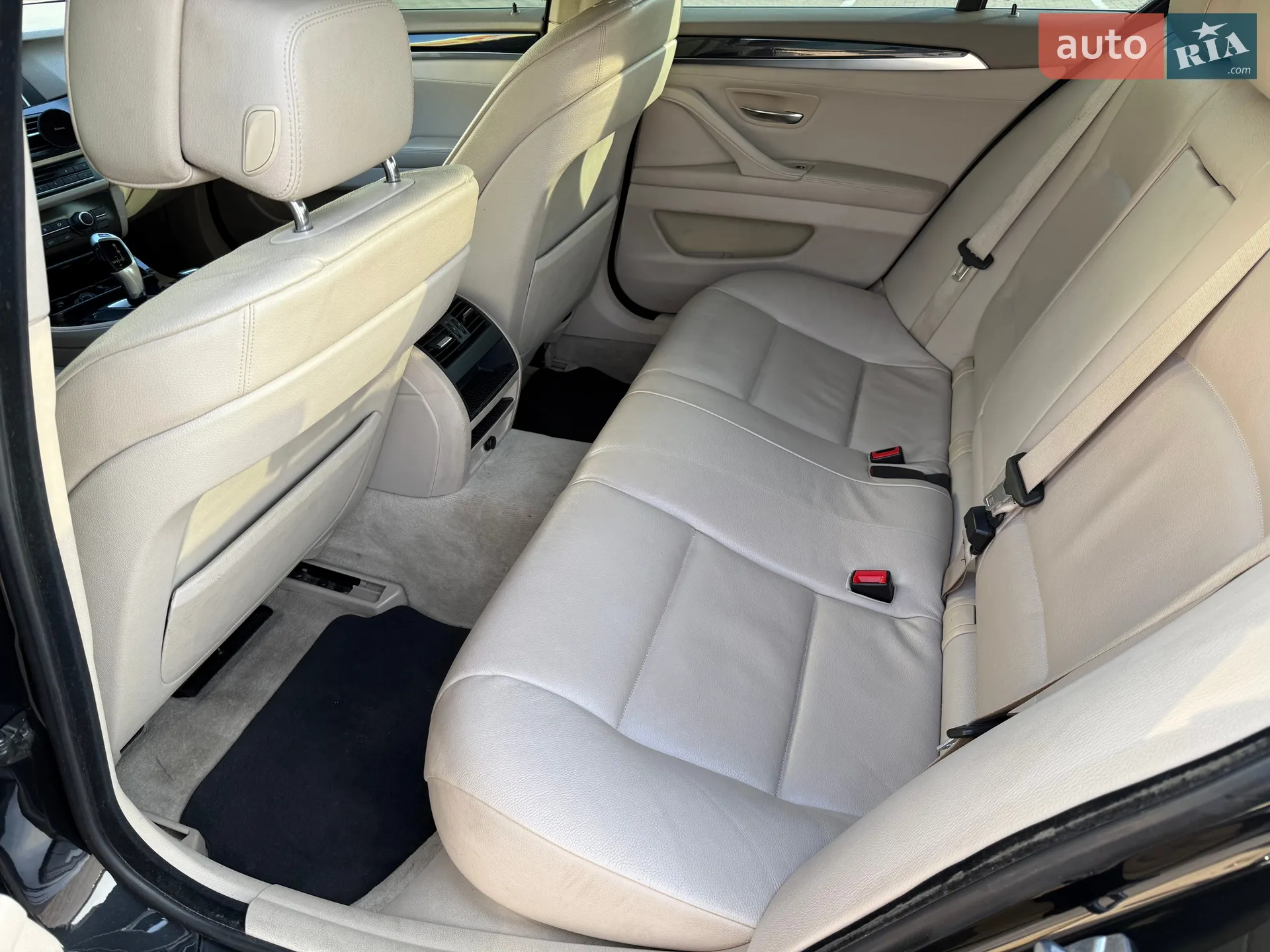 2010 BMW 5er - мініатюра 16