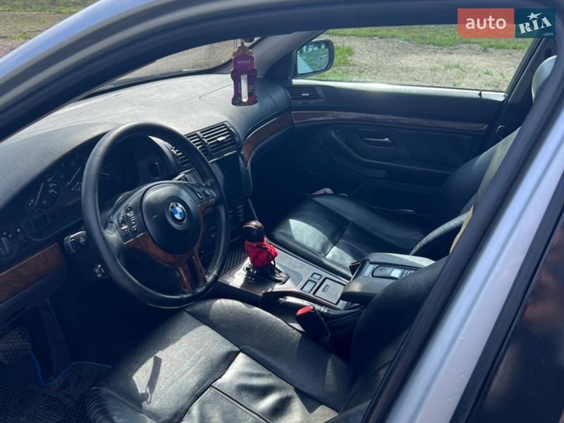 Седан BMW 5 Series 2003 в Авангарде