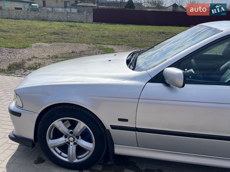 Седан BMW 5 Series 2003 в Авангарде