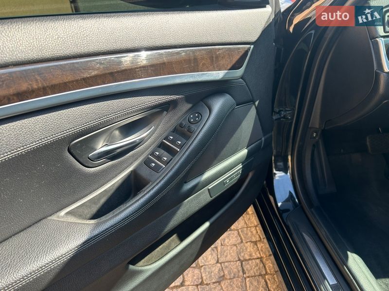 Седан BMW 5 Series 2016 в Володимирі