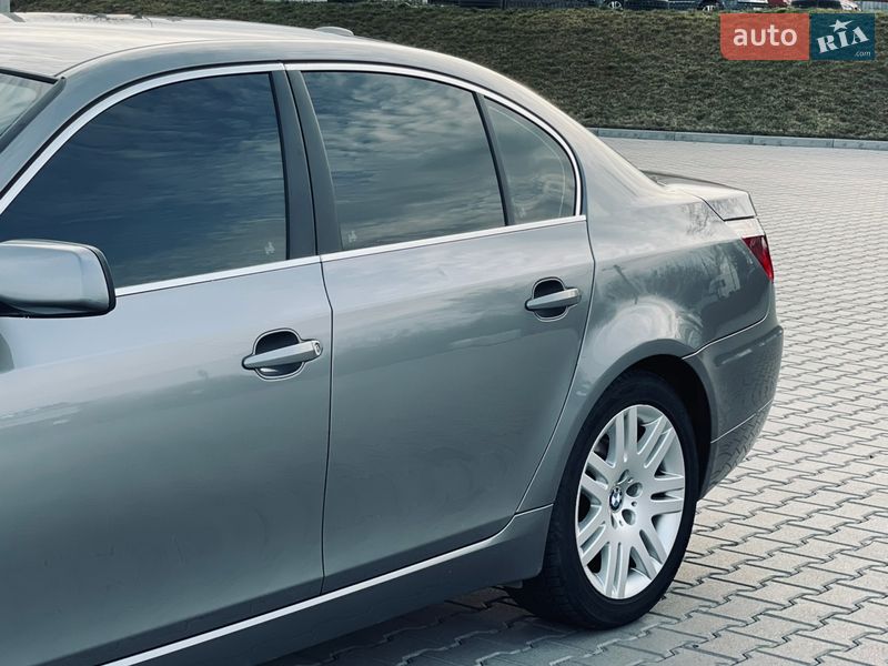 Седан BMW 5 Series 2009 в Кореці