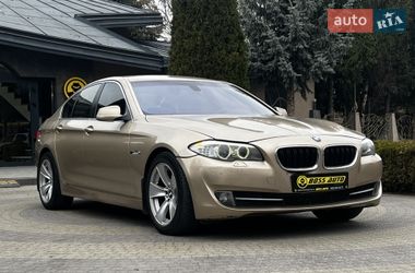 Седан BMW 5 Series 2010 в Львові