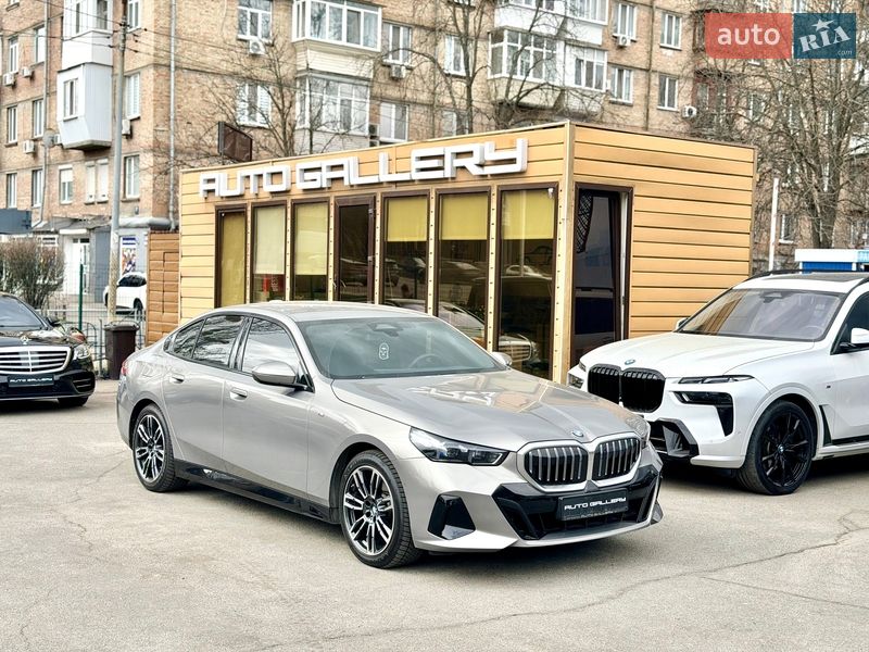 Седан BMW 5 Series 2023 в Киеве