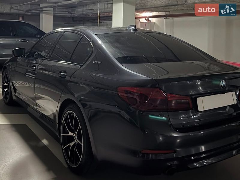 Седан BMW 5 Series 2018 в Киеве