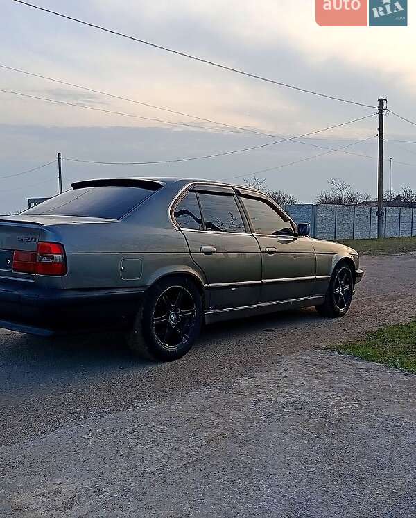 Седан BMW 5 Series 1990 в Очакове