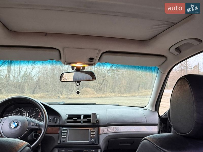 Седан BMW 5 Series 2002 в Малине