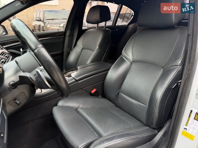 Седан BMW 5 Series 2015 в Житомире