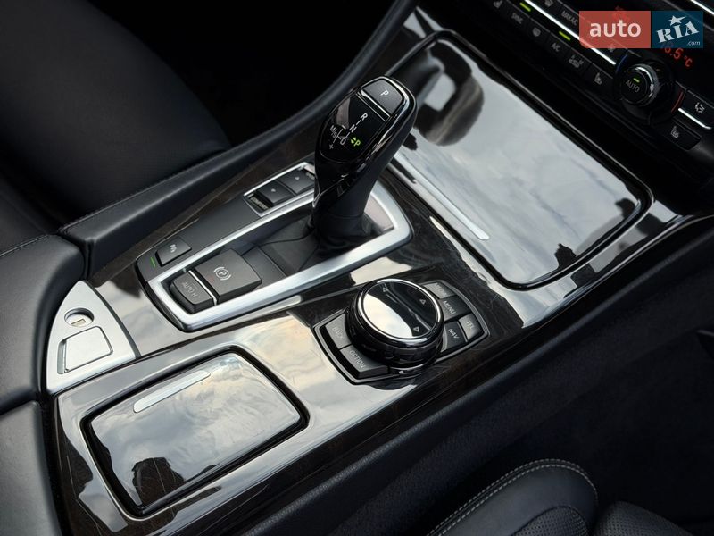 Седан BMW 5 Series 2015 в Житомире