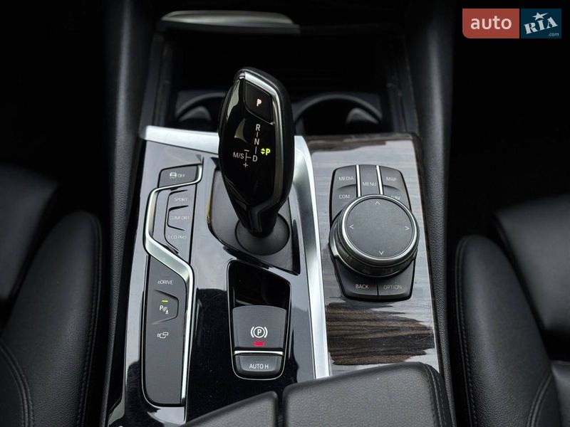 Седан BMW 5 Series 2017 в Львове