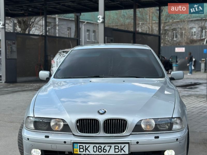 Седан BMW 5 Series 2000 в Звягеле