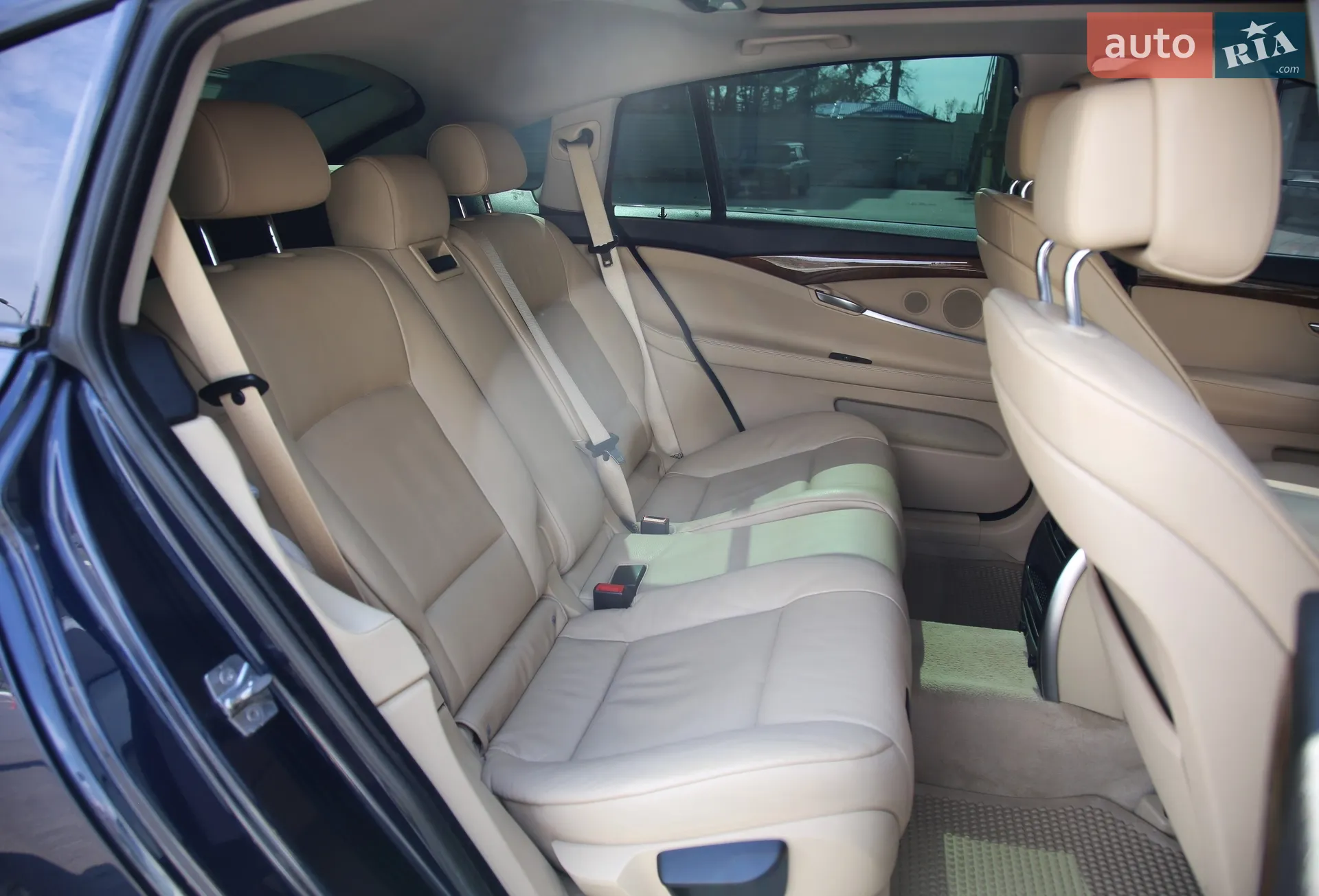 2010 BMW 5er - мініатюра 9