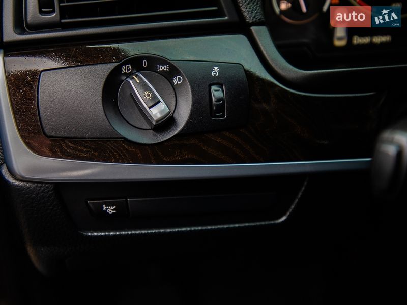 Седан BMW 5 Series 2013 в Самборі