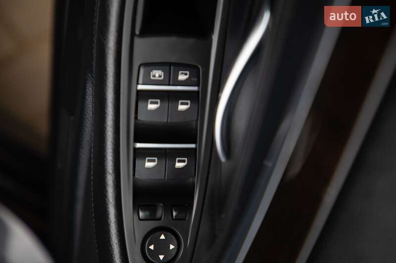 Седан BMW 5 Series 2013 в Самборі