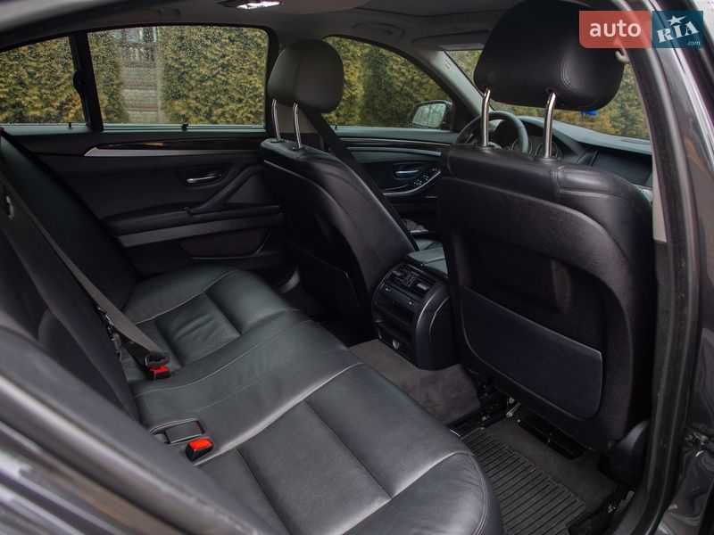 Седан BMW 5 Series 2013 в Самборі