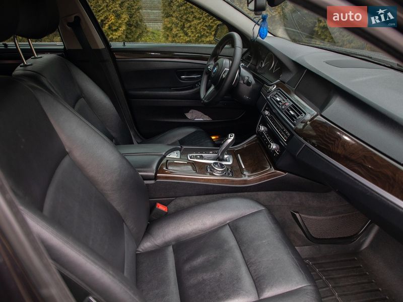 Седан BMW 5 Series 2013 в Самборі