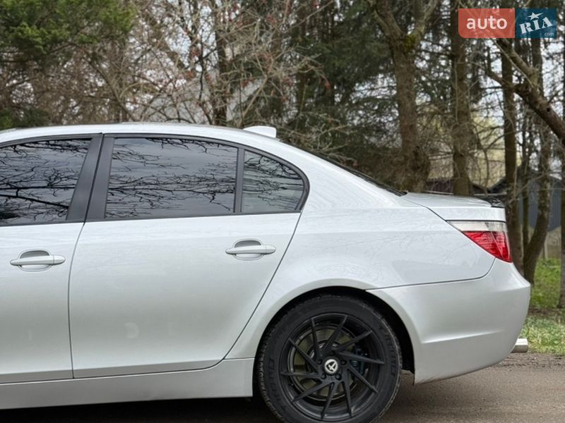 Седан BMW 5 Series 2004 в Чернівцях