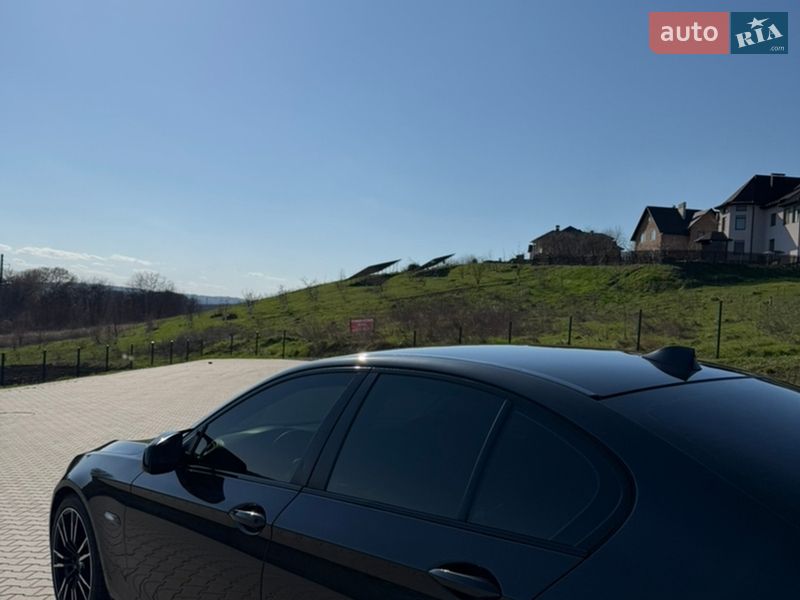 Седан BMW 5 Series 2012 в Чернівцях