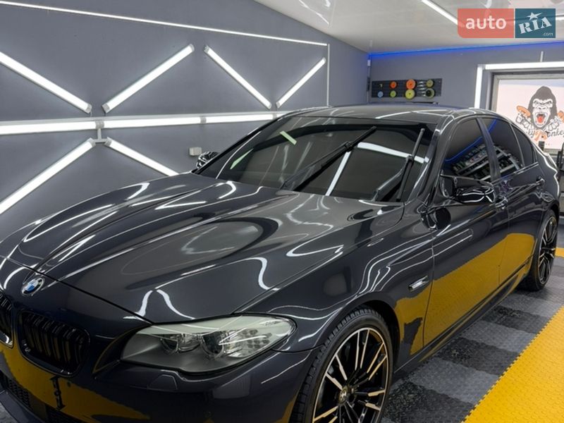 Седан BMW 5 Series 2012 в Чернівцях