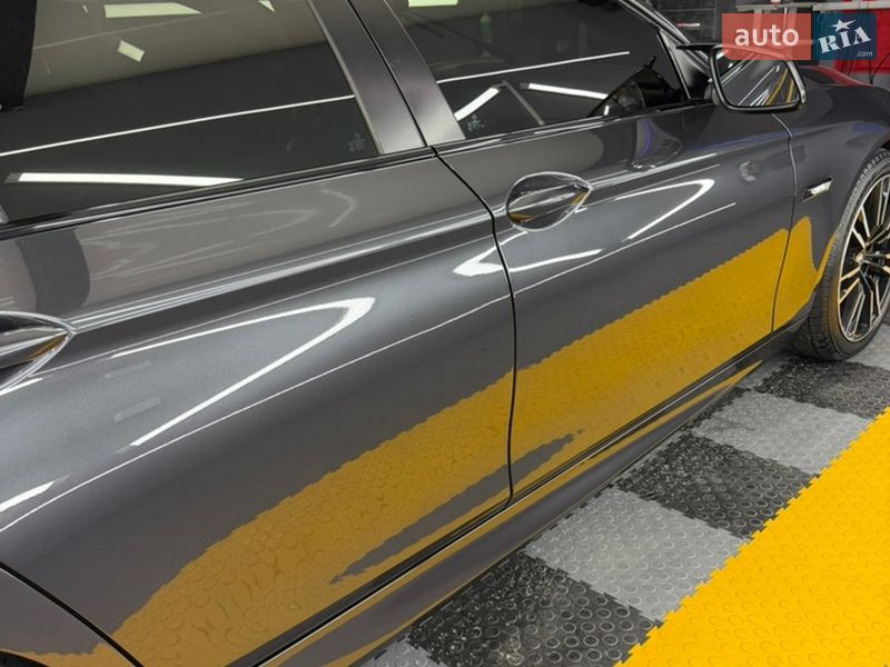 Седан BMW 5 Series 2012 в Чернівцях