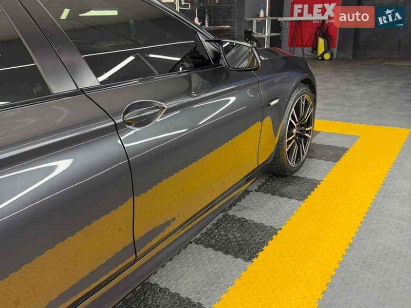 Седан BMW 5 Series 2012 в Чернівцях