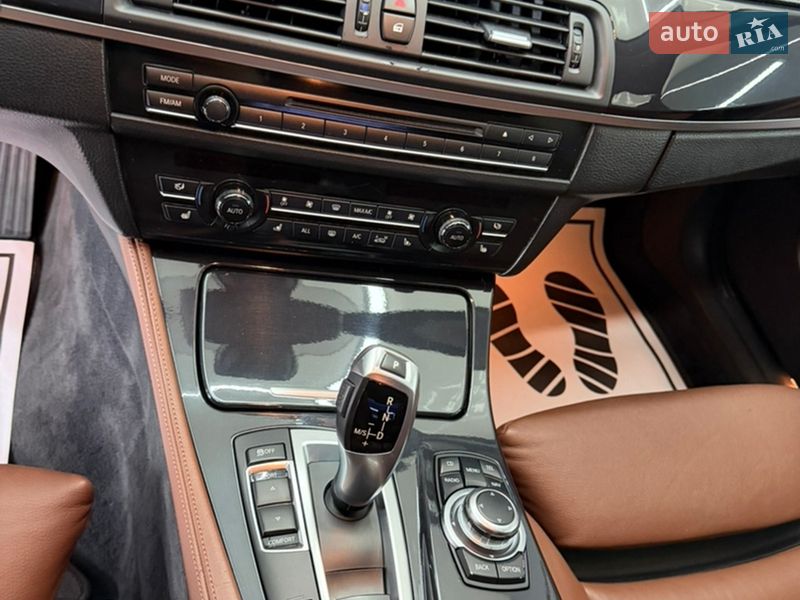 Седан BMW 5 Series 2012 в Чернівцях