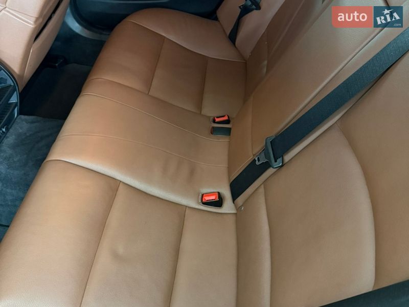 Седан BMW 5 Series 2012 в Чернівцях