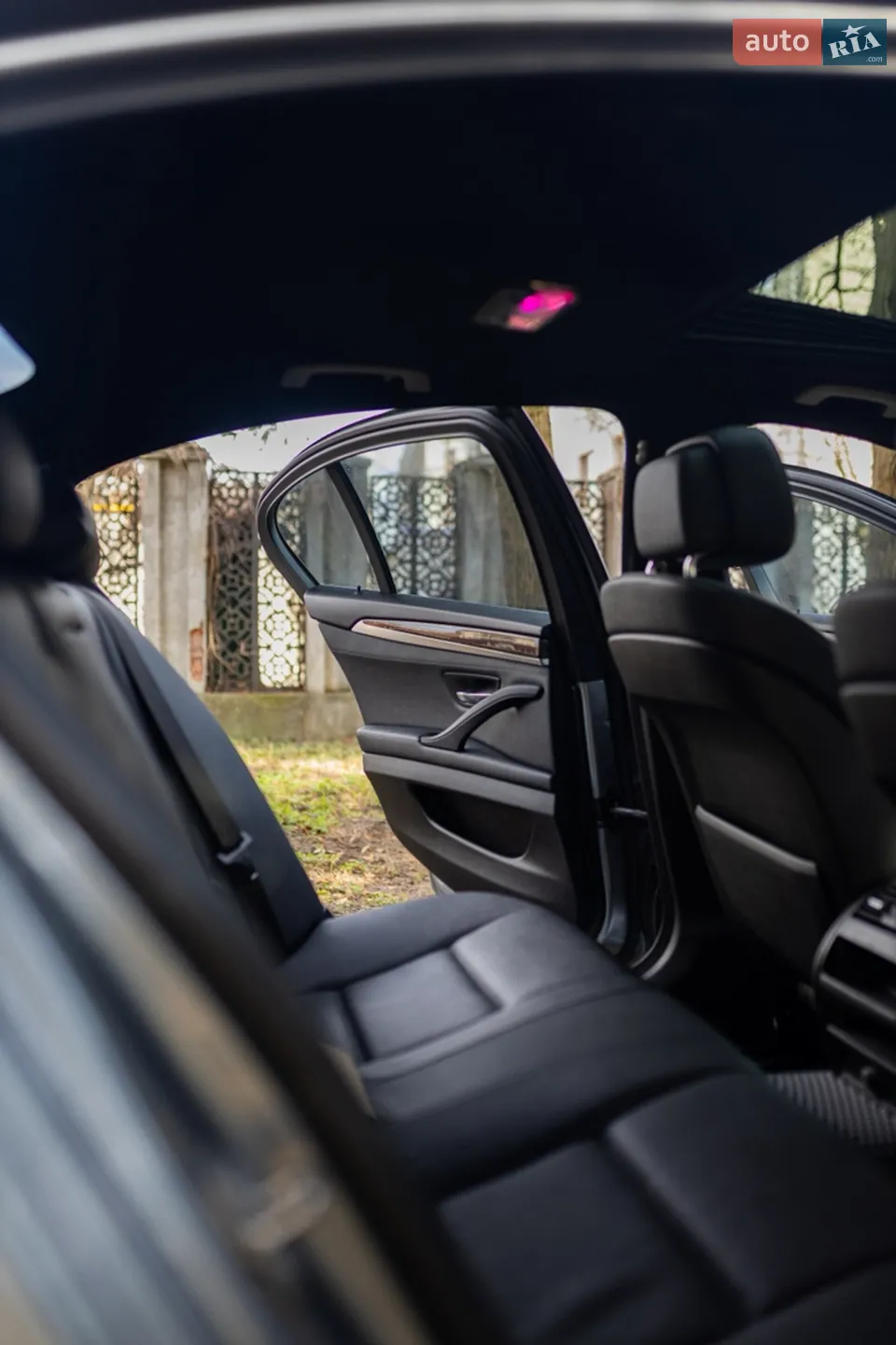 2010 BMW 5er - мініатюра 28