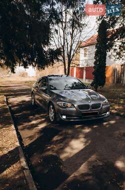 Седан BMW 5 Series 2010 в Дубно